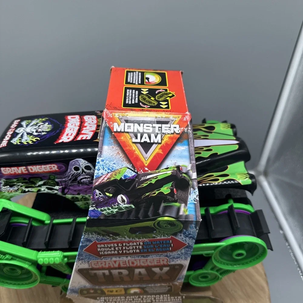 Monster Jam, Official Grave Digger Trax All-Terrain Remote -Control Vehicle -NEW